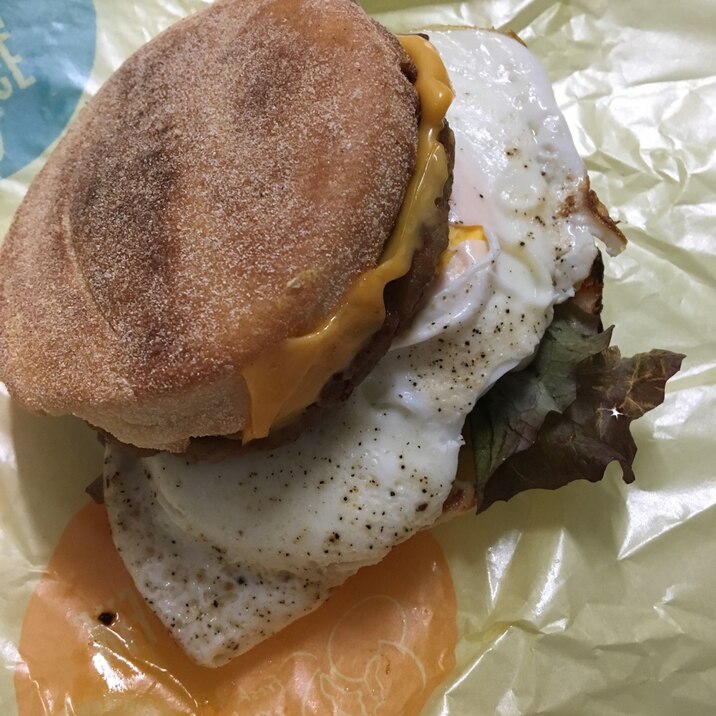 朝マックに サニーレタスと目玉焼きバーガーに変身 レシピ 作り方 By Xmickyx 楽天レシピ